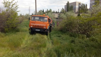 Николаевводоканал начинает откачивать нечистоты из вонючего "озера" в Корабельном районе