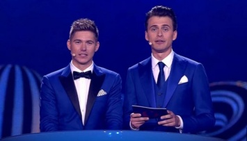 Ведущие Евровидения-2017 сменили по два костюма в течение второго полуфинала
