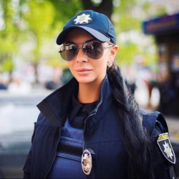 Провал «реформы» украинской полиции прикроют женской грудью