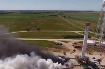 SpaceX испытала "ядро" мощнейшей ракеты Falcon Heavy (видео)