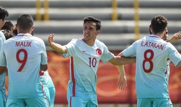 Испания и Турция - первые полуфиналисты Евро-2017 U-17