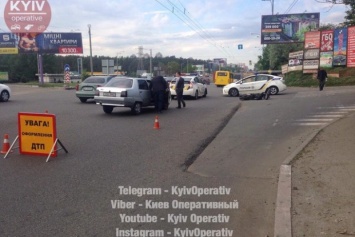 Авария в Киеве: мотоцикл врезался в ЗАЗ