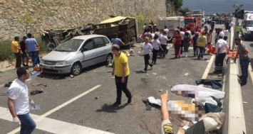 В Турции в ДТП попал автобус с туристами, погибли 20 человек