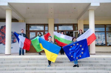 Луганщина отмечает День Европы встречами и флешмобами: смотрите фото