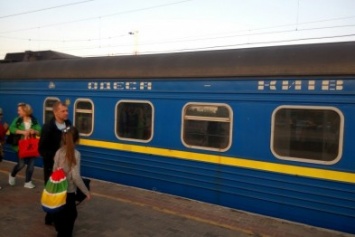 Заложники поездов: За что "Укрзализниця" так не любит одесситов? (ФОТО)
