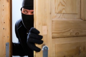 В Симферополе поймали двух воров, совершивших 15 квартирных краж