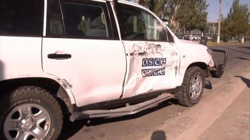 Миссия ОБСЕ в Луганске спровоцировала аварию (фото)