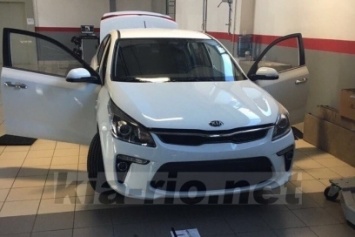 Новое поколение Kia Rio: первый снимок интерьера