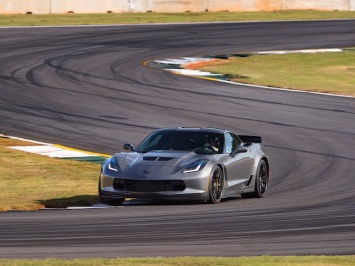 На тестах трех спорткаров от GM соперников у Corvette Z06 не было