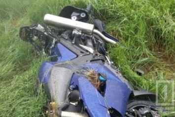 Криворожский мотоциклист разбился под Чкаловкой (ФОТО 18+)