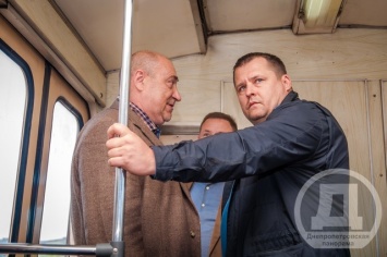 Мэр Днепра Борис Филатов проинспектировал работу городского метрополитена и пообщался с его пассажирами