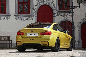 Желтый BMW M4 с тюнингом VOS