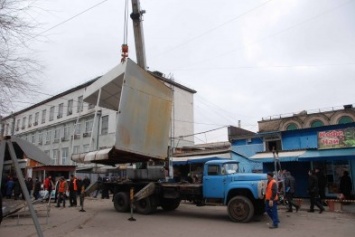 В Луганске снесены почти полсотни киосков и павильонов, признанных "незаконными" в незаконной "ЛНР"