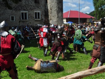 Масштабный фестиваль средневековой культуры стартовал на Закарпатье