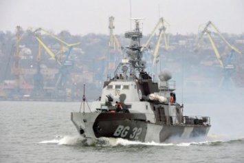 Мариупольские пограничники отметили 35-летие корабля "Донбасс" (ФОТО)