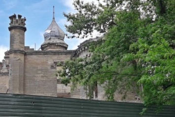 Минус один памятник: от замка Курисов под Одессой остались руины (ФОТО)
