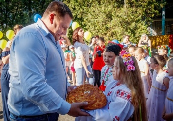 Борис Филатов открыл первую смену нового сезона в муниципальном лагере «Дети Днепра»