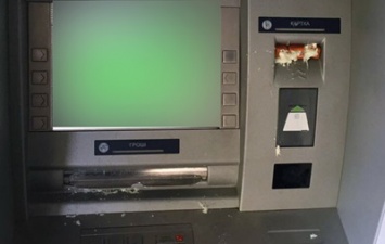 В Харькове залили монтажной пеной банкоматы Сбербанка