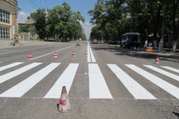 На разметку дорог в Мариуполе потратили 1 млн. 400 тыс. грн. (ФОТО)