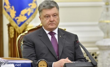 Порошенко: Искренне скорблю со всей Украиной из-за смерти Гузара