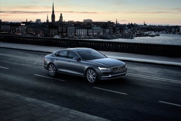 Китайские Volvo S90 начали транспортировать в Европу по РЖД