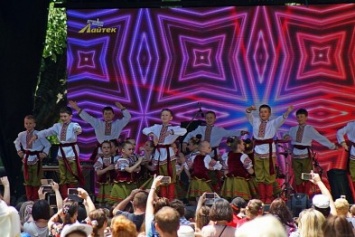 Детям устроили грандиозный праздник на Дерибасовской (ФОТО)