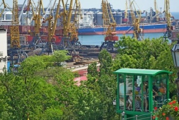 В Одессе заработал уникальный транспорт к морю (ФОТО)