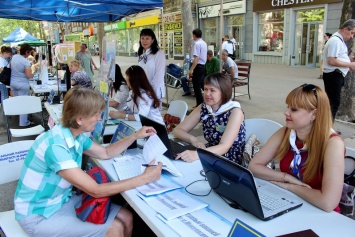 Николаевцы сегодня активно искали работу. На Соборной