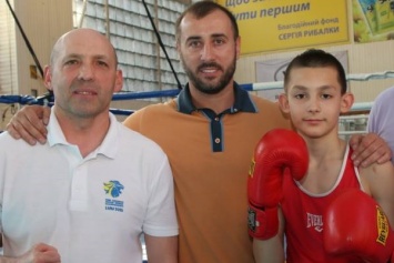 Нардеп Сергей Рыбалка в Днепре провел для детей тренировку по боксу