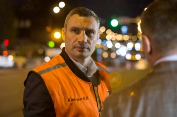 Мэр Кличко сегодня ночью проинспектировал ремонт дороги на улице Васильковской( фото, видео)
