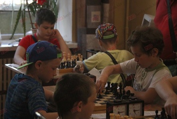 Юные шахматисты приняли участие в праздничном турнире