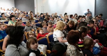 В Харькове для детей организовали бесплатное посещение театра кукол
