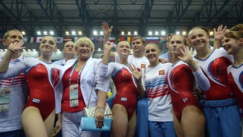 Российские гимнастки завоевали золото в упражнениях с булавами и обручами на ЧМ