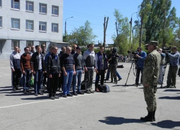 Этой осенью призовут 600 запорожцев