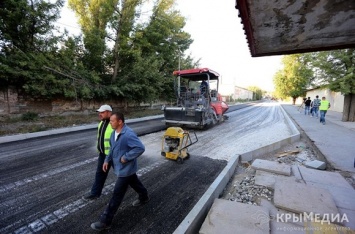 Путин поручил ускорить выделение денег на ремонт дорог в Крыму и улучшить качество работы Керченской переправы