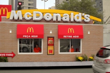 В Бразилии появился передвижной McDonalds (видео)