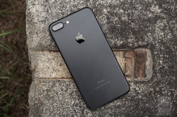 IPhone 7 Plus с двойной камерой в России резко дешевеет