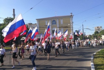 В Симферополе прошло праздничное шествие, приуроченное ко Дню города (ФОТОФАКТ)