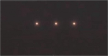В разных районах Бристоля зафиксировали троицу мигающих НЛО