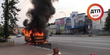 В Броварах горела маршрутка с пассажирами