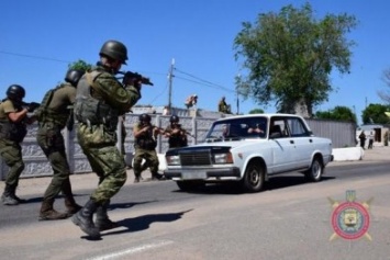 В Мариуполе полиция и Нацгвардия остановили прорыв диверсантов через блокпост (ФОТО)