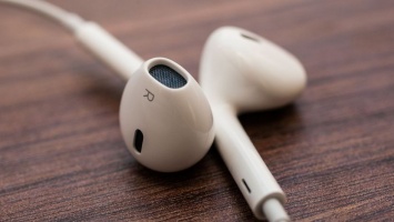 Раскрыт секрет загадочных отверстий в Apple EarPods