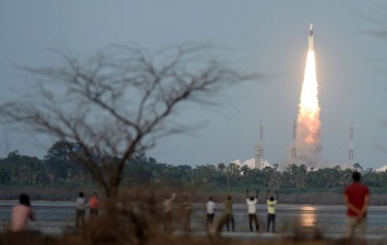 Индия успешно запустила в космос тяжелую ракету