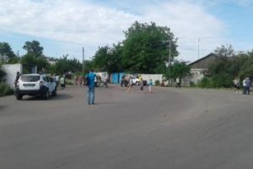 В Лисичанске возмущенные жители перекрыли дороги