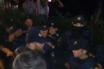 Видео: Советник одесской полиции спровоцировал конфликт во время концерта Билык (ВИДЕО)