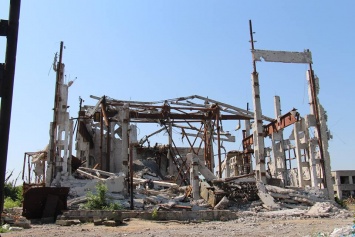 На месте шахты "Бутовка" в Донецкой области от постоянных обстрелов остались только руины (ФОТО)