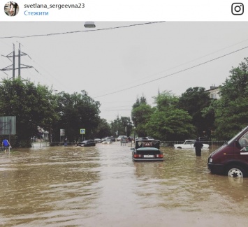 В Симферополе из-за ливня затопило ряд улиц