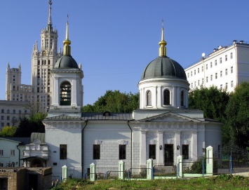 В Москве полиция задержала голого мужчину в храме