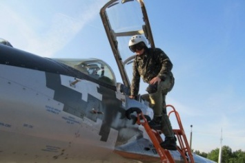 Штурмовая авиация: харьковские курсанты выполнили первые полеты на истребителях