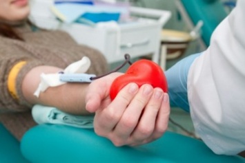 Запорожцев призывают сдать кровь в День донора